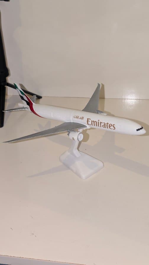 Emirates Boeing 777-300ER (A6-ENV)