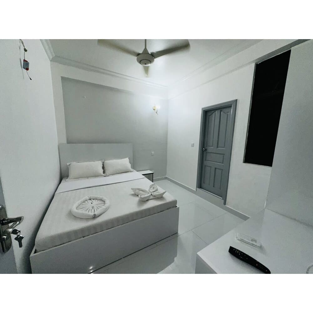Room for daily rent 7541314 male Chaandheene magu Near Add- On- Store — image 1