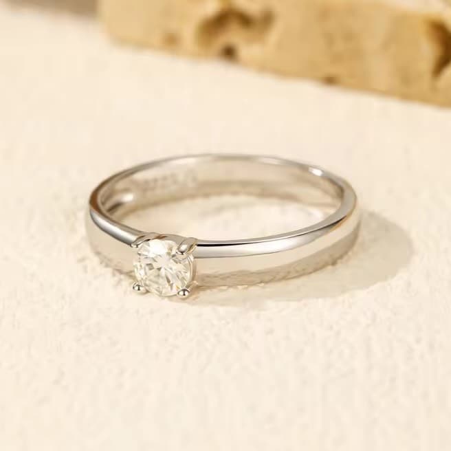 Moissanite ring with its GRA certificate