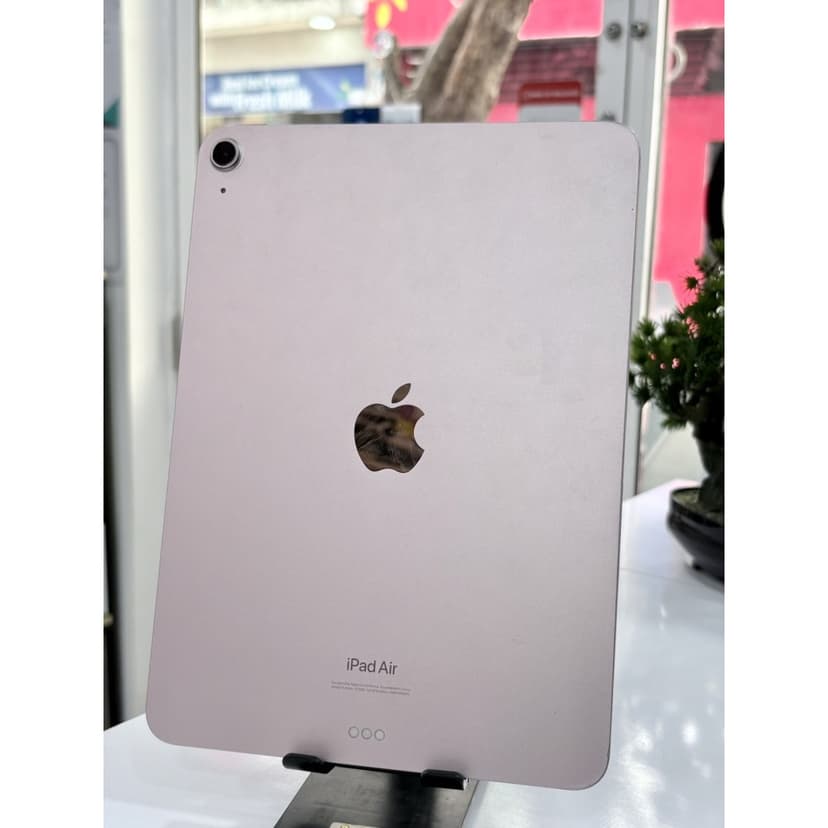 Ipad air 5th gen 64GB (wifi)
