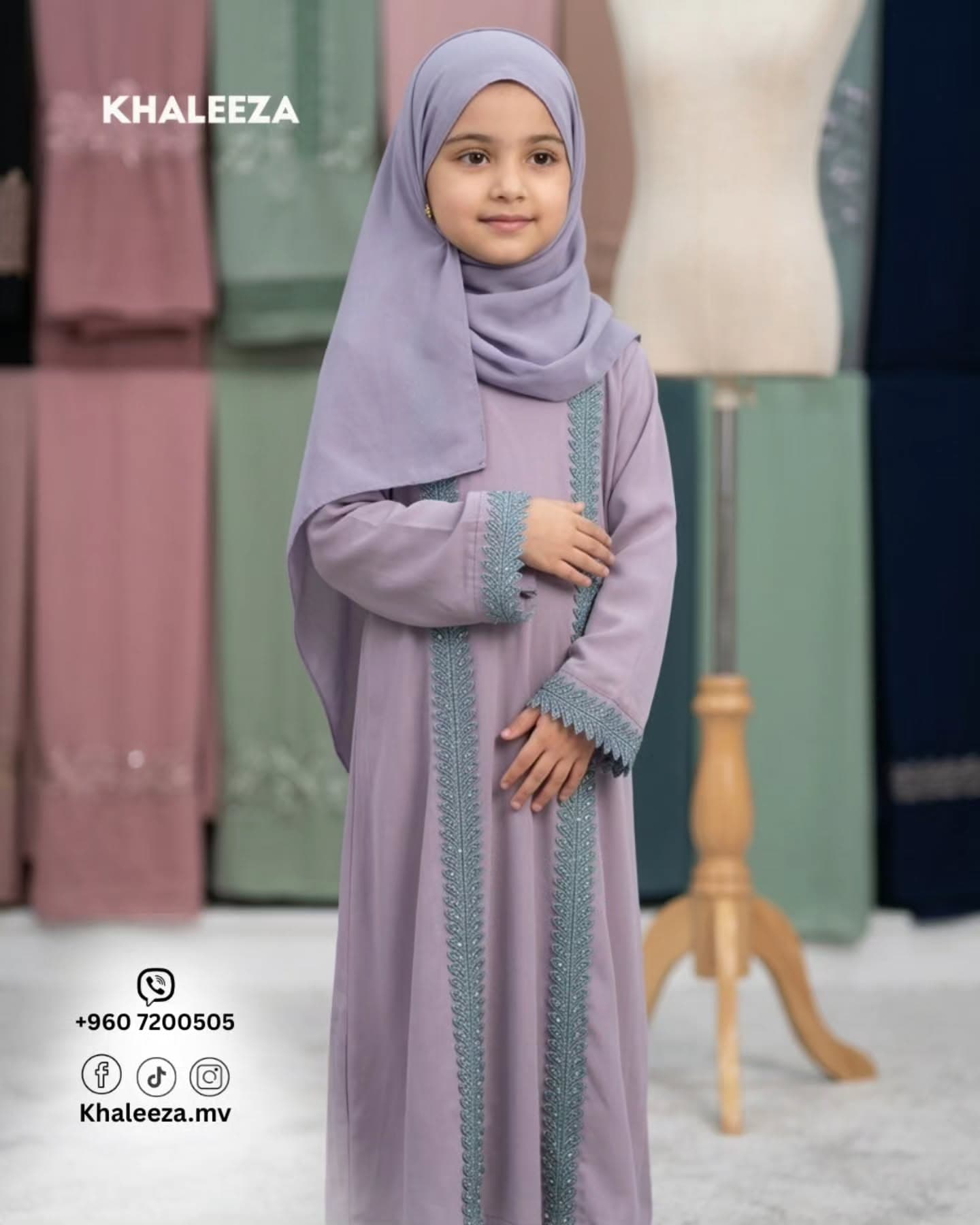 Little modest queen — image 1