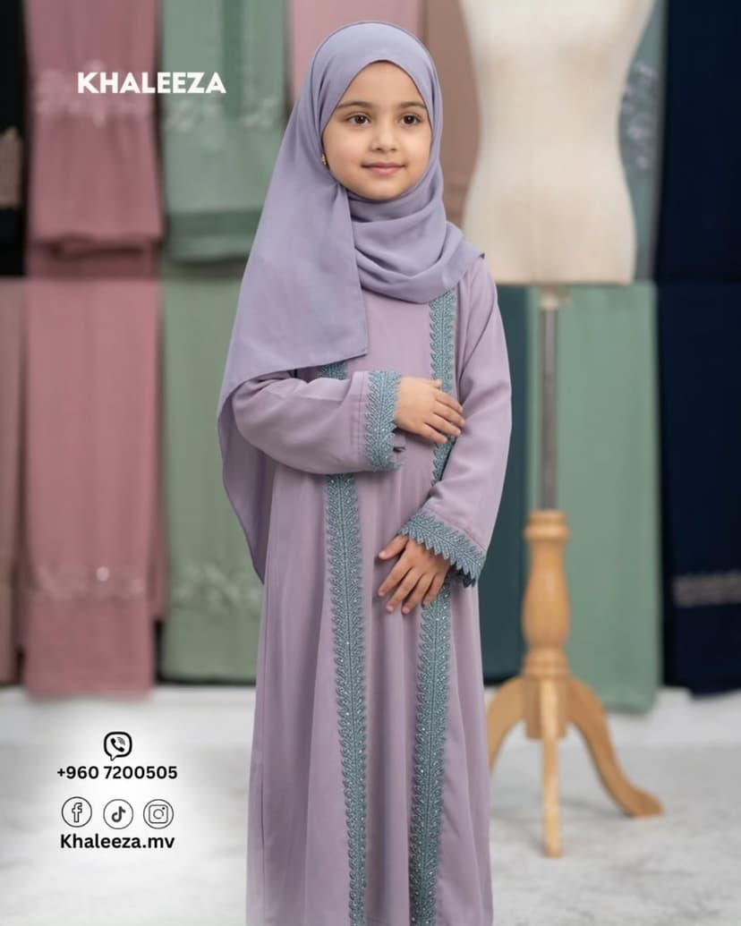 Little modest queen