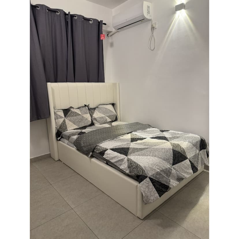 1 Room for rent from a shared apartment - Local female tenant ONLY